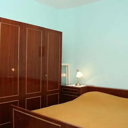Πανσιόν Triple Vrboska 4600b Σπλιτ